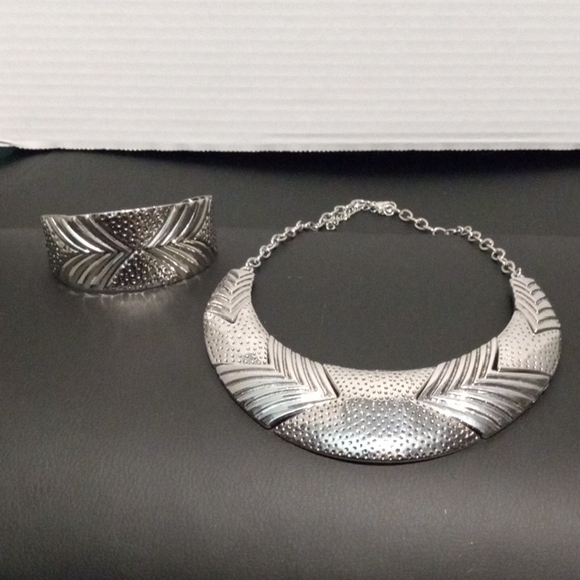 Jewelry - Necklace and Bracelet Set